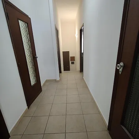 Pm 6 Via Vittorio Veneto * קאסטלסארדו