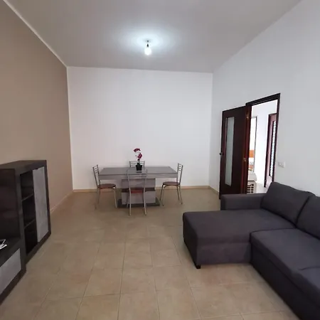 Pm 6 Via Vittorio Veneto קאסטלסארדו