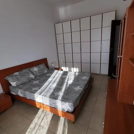 Pm 6 Via Vittorio Veneto דירה *